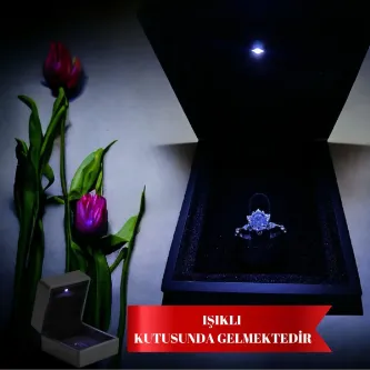 ZEY GÜMÜŞ Işikli Kutuda Pirlanta Işiltili Tektaş Gümüş Yüzük görsel 1