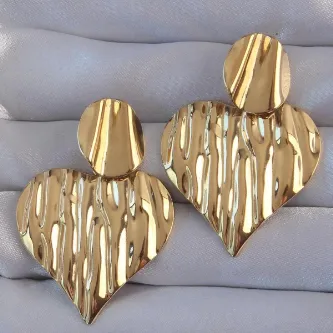 BUTİK AYVİTRİN 316L Çelik Gold Renk Ezme Kalp Küpe