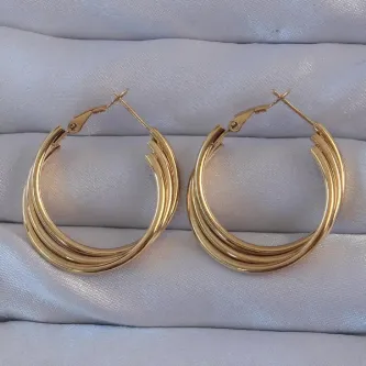 BUTİK AYVİTRİN 316L Çelik Gold Renk Kıvrımlı Oval Küpe görsel 1
