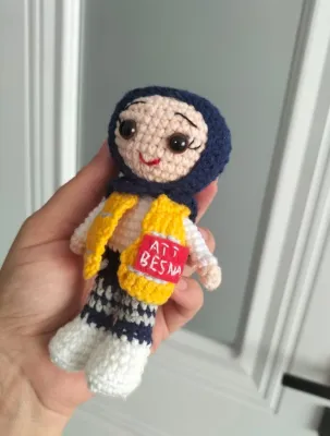 Amigurumi PRM tesettürlü Bebek anahtarlık hediyelik örme sağlıkçı bebek doktor