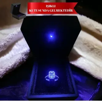 ZEY GÜMÜŞ Işikli Kutuda Pirlanta Işiltili Kadin Gümüş Baget Yüzük
