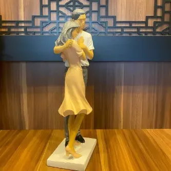 MYK HEDİYE VE SANAT ATÖLYESİ Sevgili Aşıklar Sarılmış Biblo Büyük Boy 42 cm