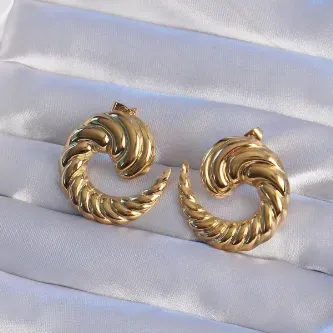 BUTİK AYVİTRİN 316L Çelik Gold Renk Bombeli Kıvrımlı Küpe