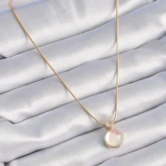 BUTİK AYVİTRİN 316L Çelik Gold Renk Beyaz Sedefli Vintage Kadın Kolye