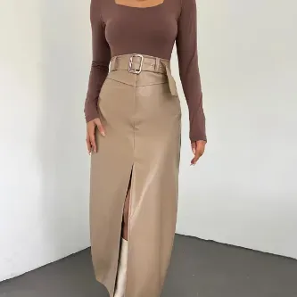 BUTİK AYVİTRİN Derin Yırtmaçlı Kendinden Kemerli Maxi Boy Suni Deri Etek